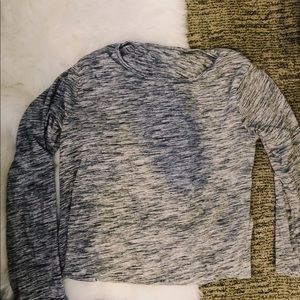 Gap thin fabric long sleeve tee